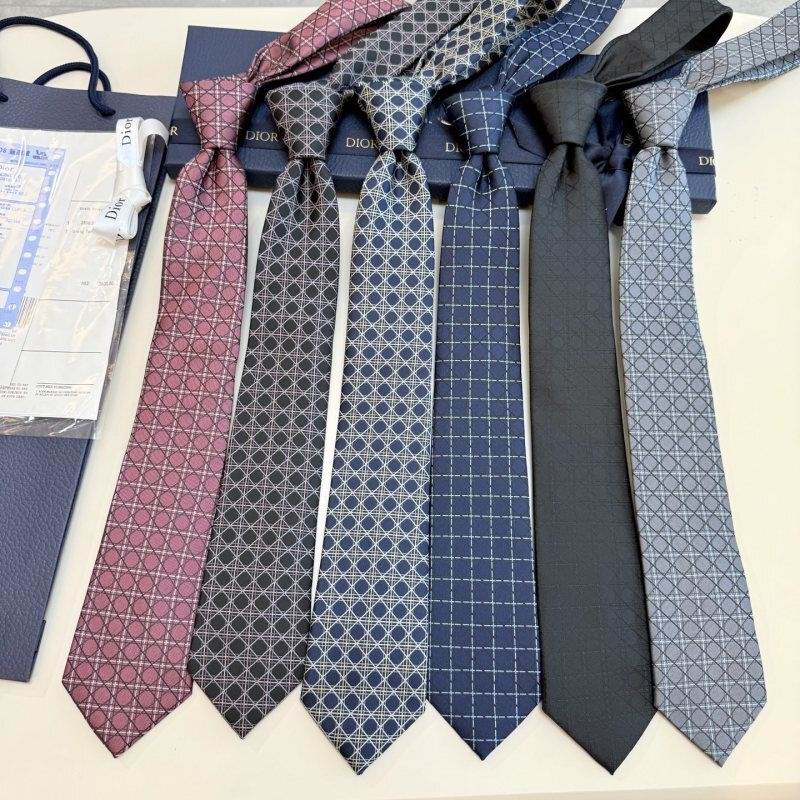 Dior Tie hm39